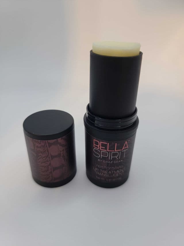 Bella Spirit by Chaz Dean Restorative Lip Treatment Translucent review photo by jessy2212
