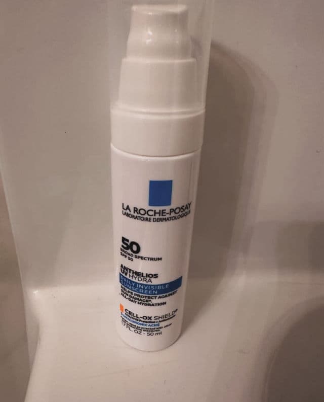 La Roche-Posay Anthelios UV Hydra Daily Invisible Sunscreen SPF50 review photo by Reviewswithav