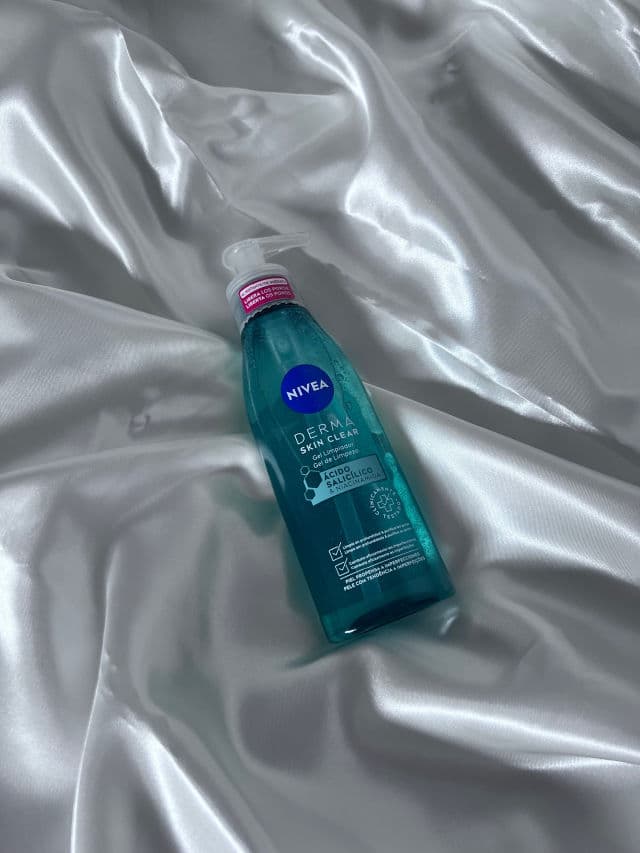 Nivea Derma Skin Clear Wash Gel review photo by doaae