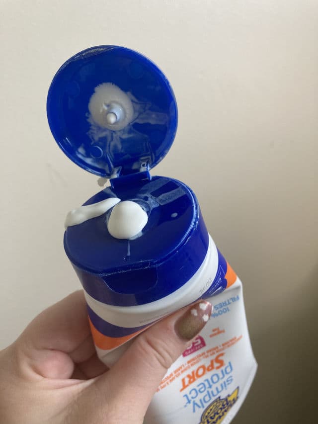 Banana Boat Simply Protect Sport Sunscreen Lotion SPF 50+ review photo by simplysavvystudent