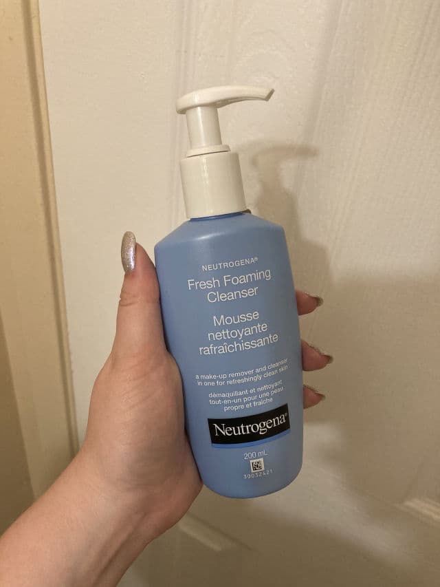Neutrogena Canada Fresh Foaming Cleanser review photo by simplysavvystudent