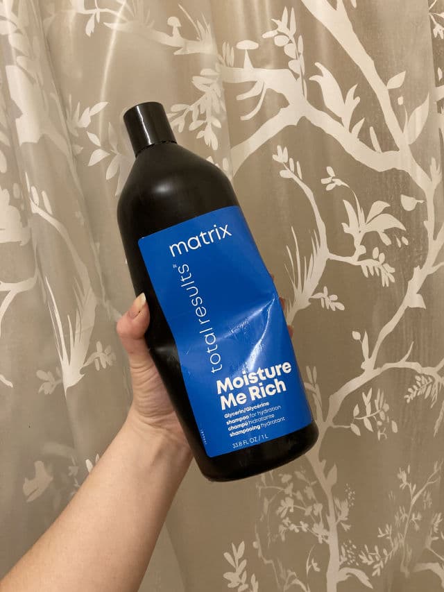 Matrix Total Results Moisture Me Rich Shampoo review photo by simplysavvystudent