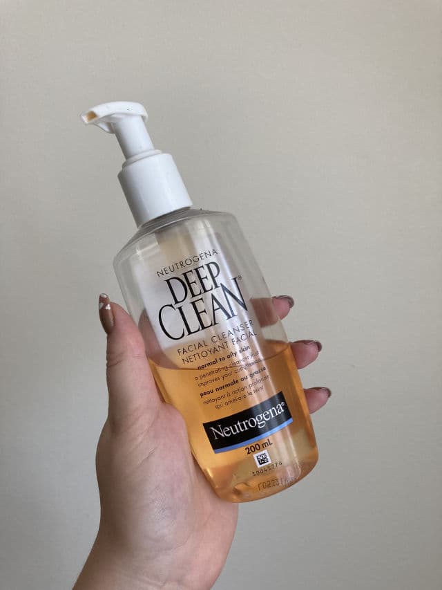 Neutrogena Deep Clean Facial Cleanser review photo by simplysavvystudent
