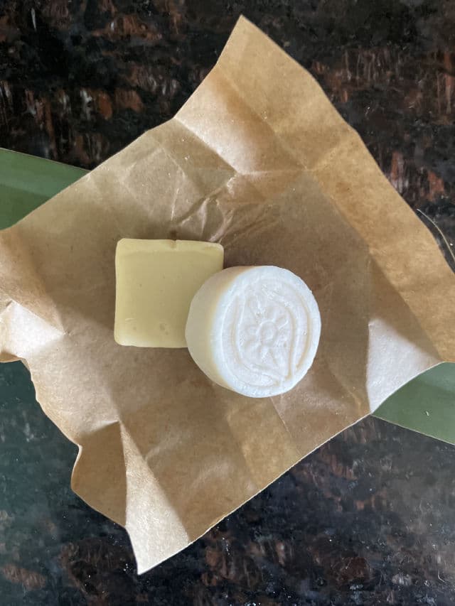 Viori Shampoo Hair-Bar Hidden Waterfall Sweet Musk Scented review photo by EastCoastLiving
