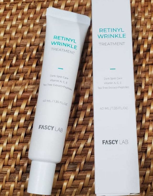 FASCY Lab Retinyl Wrinkle Treatment review photo by Simplyhuman290