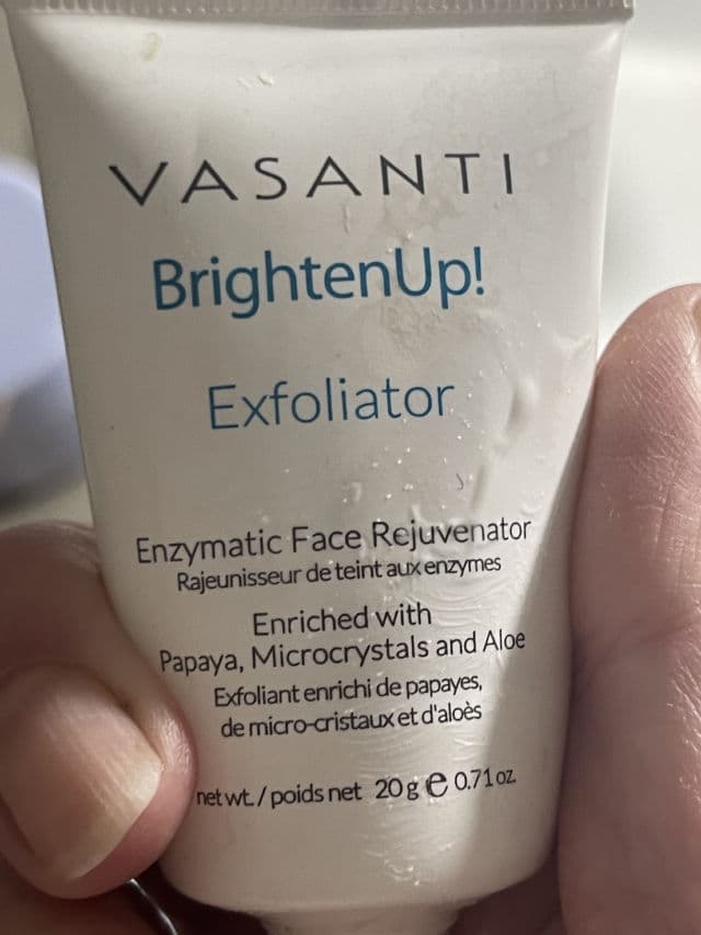 Vasanti Brighten Up Enzymatic Face Rejuvenator review photo by Carabear