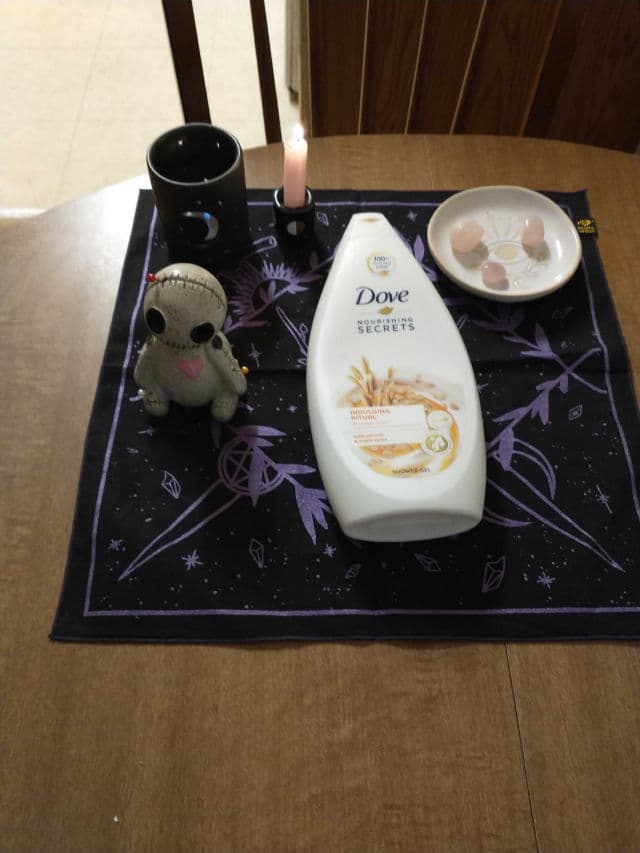 Dove Nourishing Silk Body Wash review photo by BurgundySpider