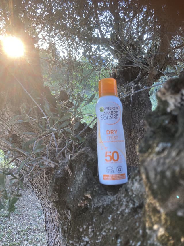 Garnier Ambre Solaire Dry Mist Fast Absorbing Sun Cream Spray SPF50 review photo by Skincareandlena