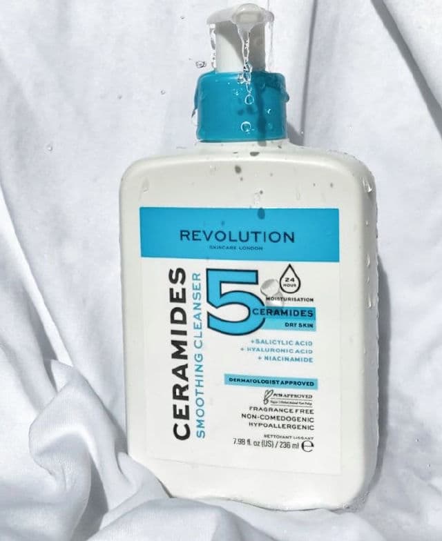 Revolution Beauty Ceramides Smoothing Cleanser review photo by Skincareandlena