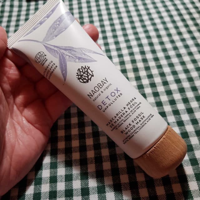 Naobay Detox Black Fossil Wood Mask review photo by makeupeyes10