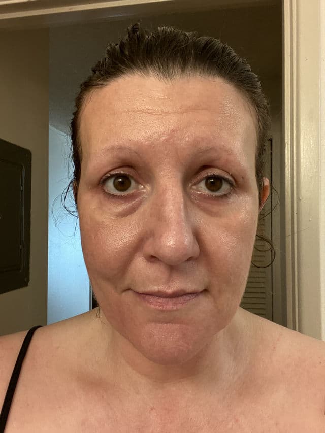 Clinique City Block Sheer Oil-Free Daily Face Protector Broad Spectrum 25 SPF review photo by picklynn