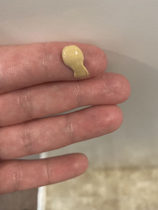 Clinique City Block Sheer Oil-Free Daily Face Protector Broad Spectrum 25 SPF review photo by picklynn