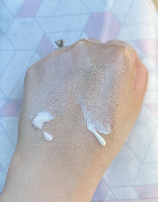 THANK YOU FARMER Sun Project Shimmer Sun Essence SPF30 PA++ review photo by PoshLife