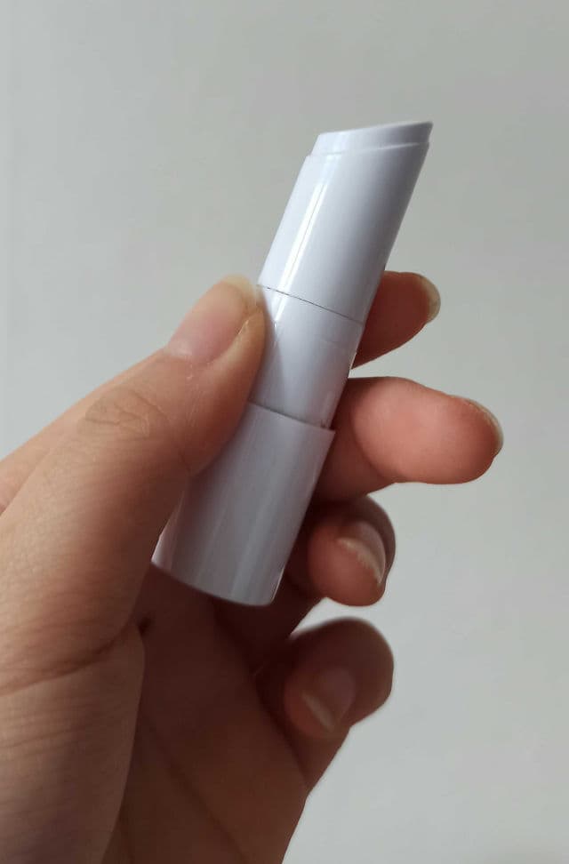 Uriage Eau Thermale Moisturizing Lip Balm review photo by emstar