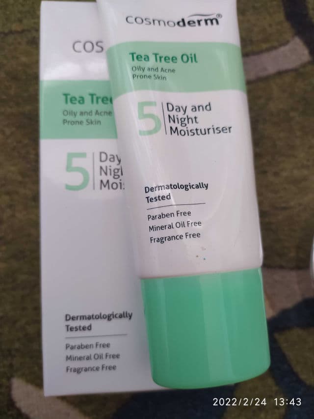 Cosmoderm Tea Tree Oil Day & Night Moisturiser review photo by Hanaflower