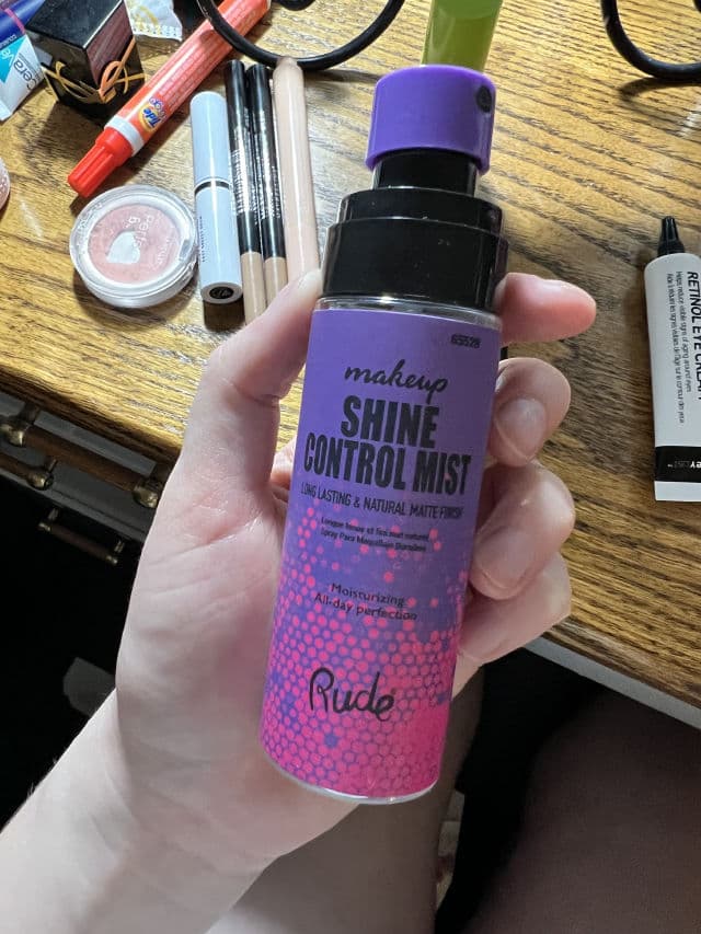 Rude Cosmetics Shine Control Lasting Makeup Mist review photo by poppyseed