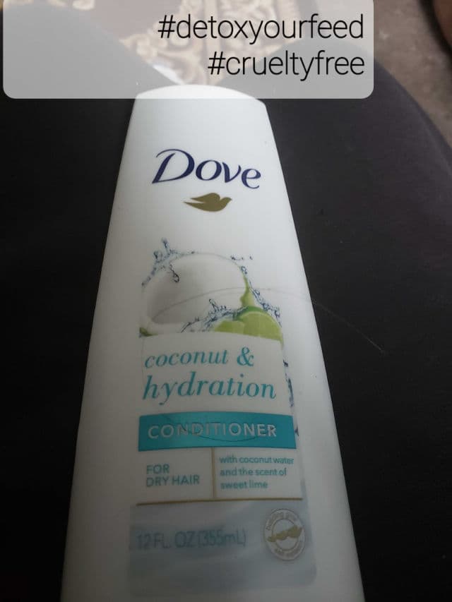 Dove Nourishing Secrets Coconut & Hydration Conditioner review photo by Kristincpw0