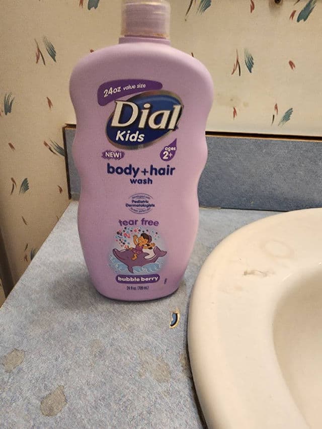 Dial Kids Body + Hair Wash - Bubble Berry review photo by Kristincpw0