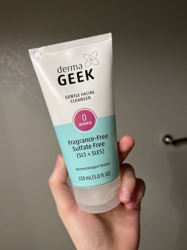 Derma Geek Gentle Facial Cleanser review photo by Evieana