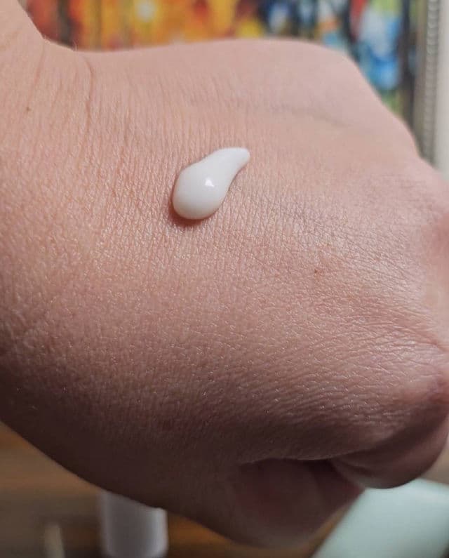 Caudalie Paris Vinopure Moisturizing Mattifying Fluid review photo by OreLu