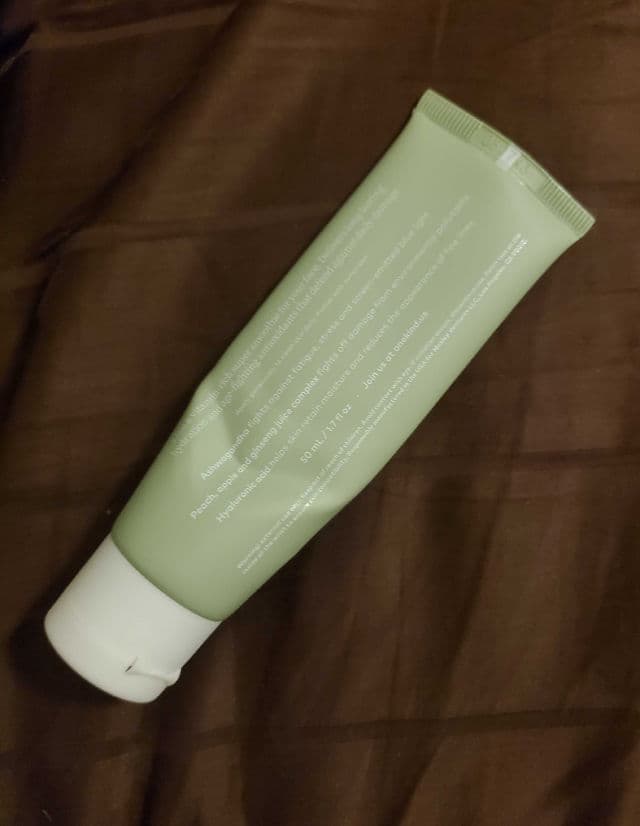 Onekind Mega Multitasker All-Day Moisturizer review photo by OreLu