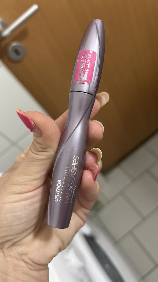 Catrice Glam & Doll Volume Mascara review photo by mihaelaionelaserban