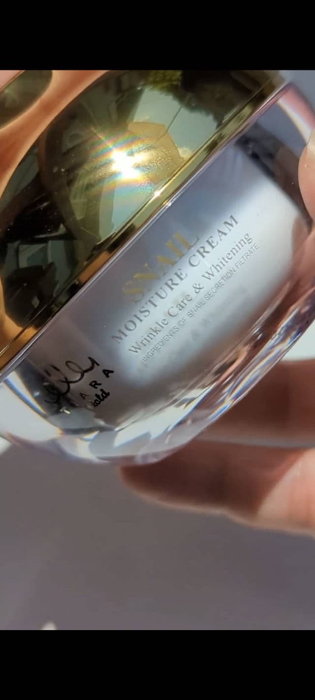 Tiara Gold Multi Premium Snail Moisture Cream review photo by Voluntesting