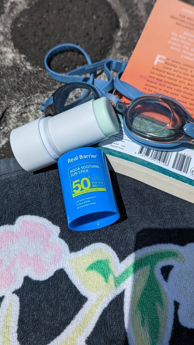 Real Barrier Aqua Soothing Sun Stick SPF50+PA++++ review photo by Voluntesting