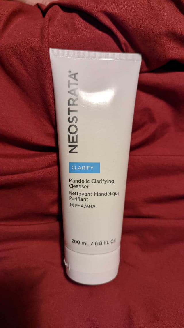 NeoStrata Mandelic Clarifying Cleanser review photo by Voluntesting