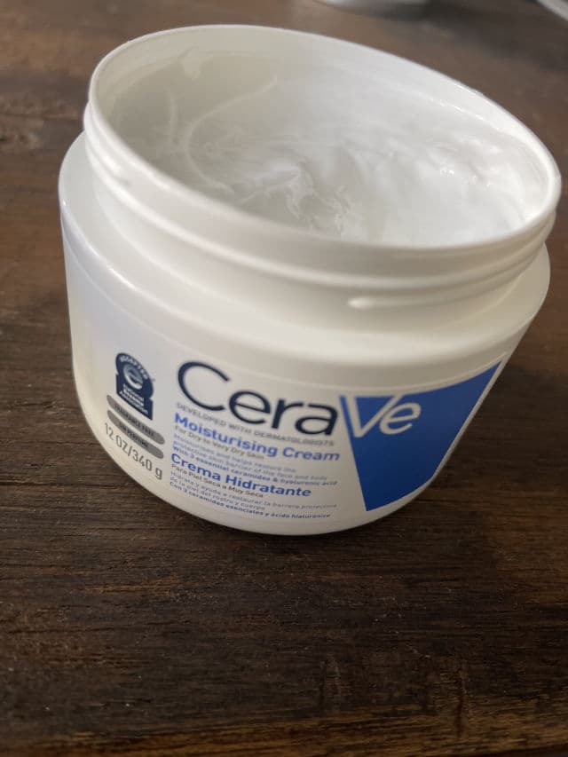 CeraVe Creme Hidratante (Hydrating Cream) review photo by GossipEve