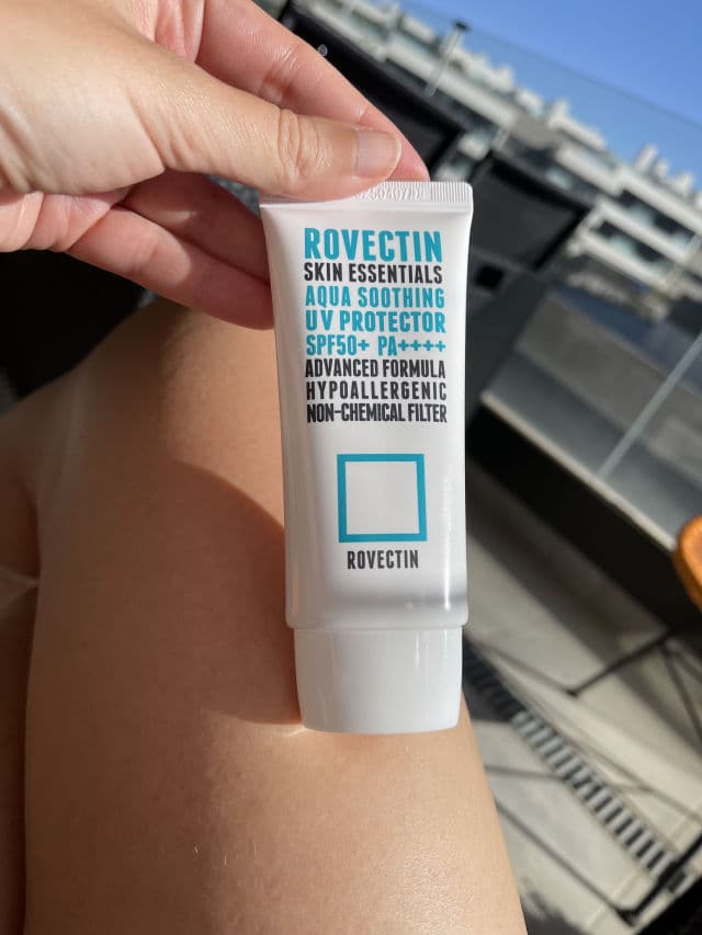 Rovectin Skin Essentials Aqua Soothing UV Protector SPF50+ PA++++ review photo by GossipEve