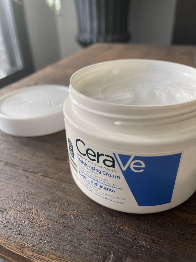 CeraVe Creme Hidratante (Hydrating Cream) review photo by GossipEve