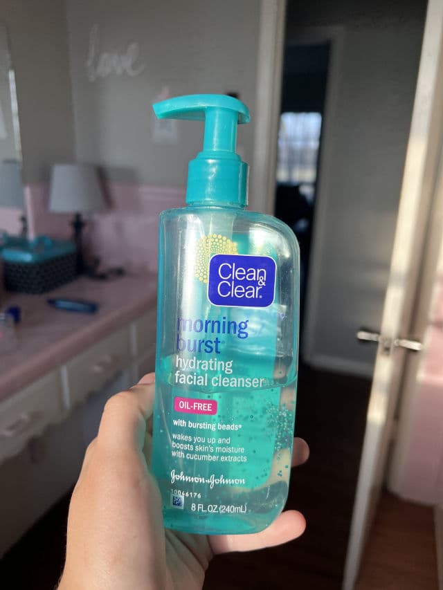 Clean & Clear Morning Burst Hydrating Facial Cleanser review photo by Sammie0