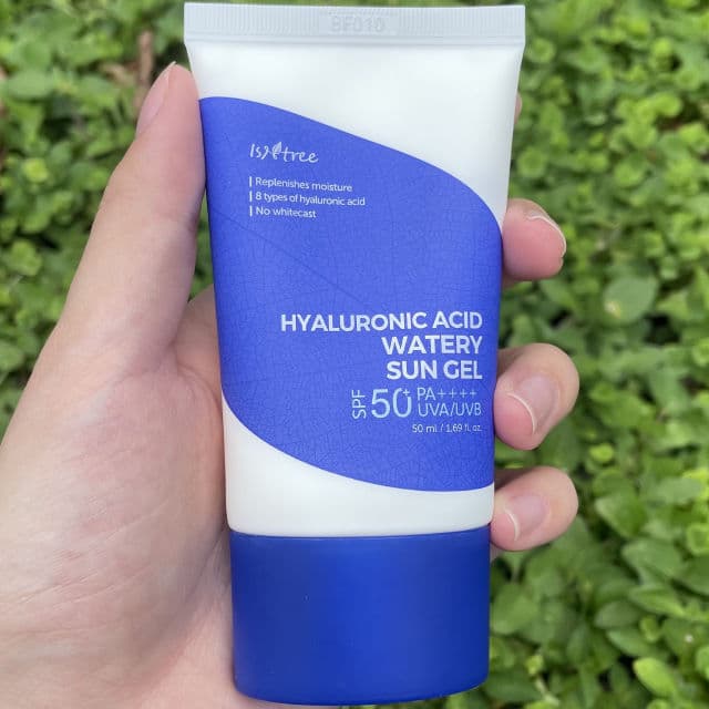 ISNTREE Hyaluronic Acid Watery Sun Gel SPF50+ PA++++ review photo by MinChoLee