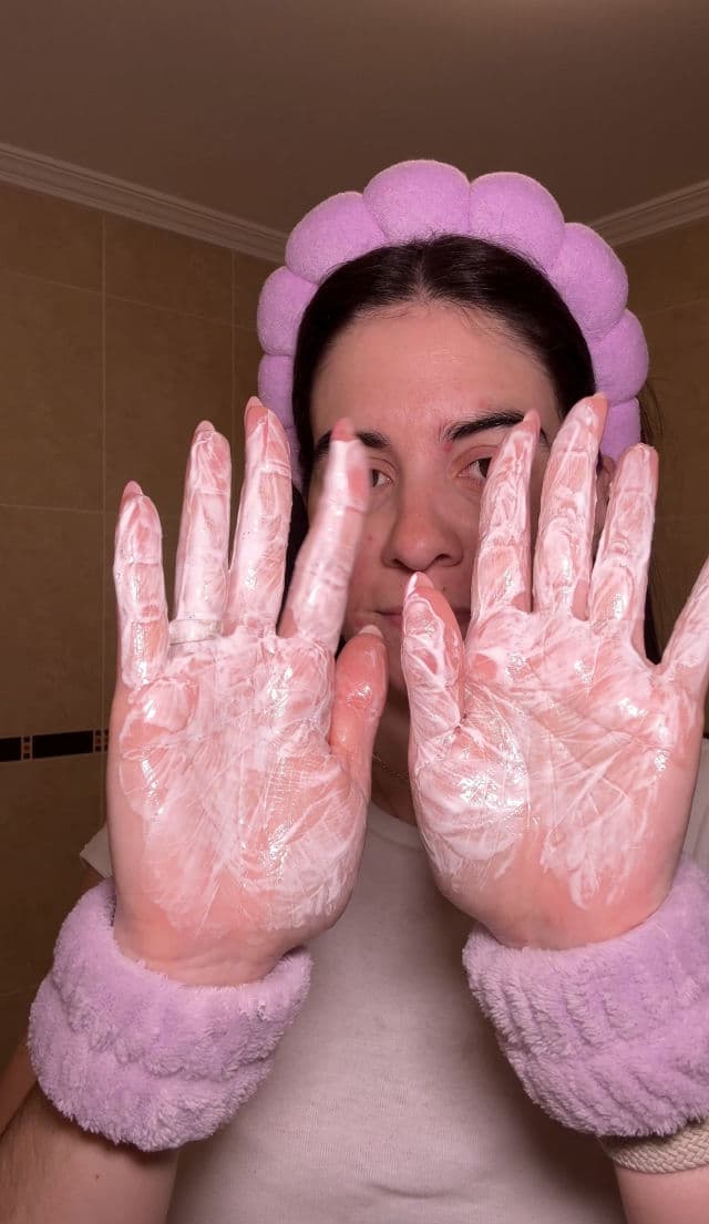 Village 11 Factory Miracle Youth Cleansing Foam review photo by Iriatopsecret