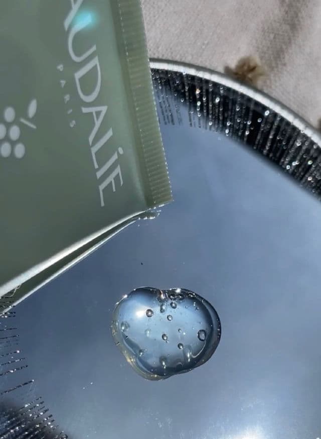 Caudalie Paris Vinopure Purifying Gel Cleanser review photo by Iriatopsecret