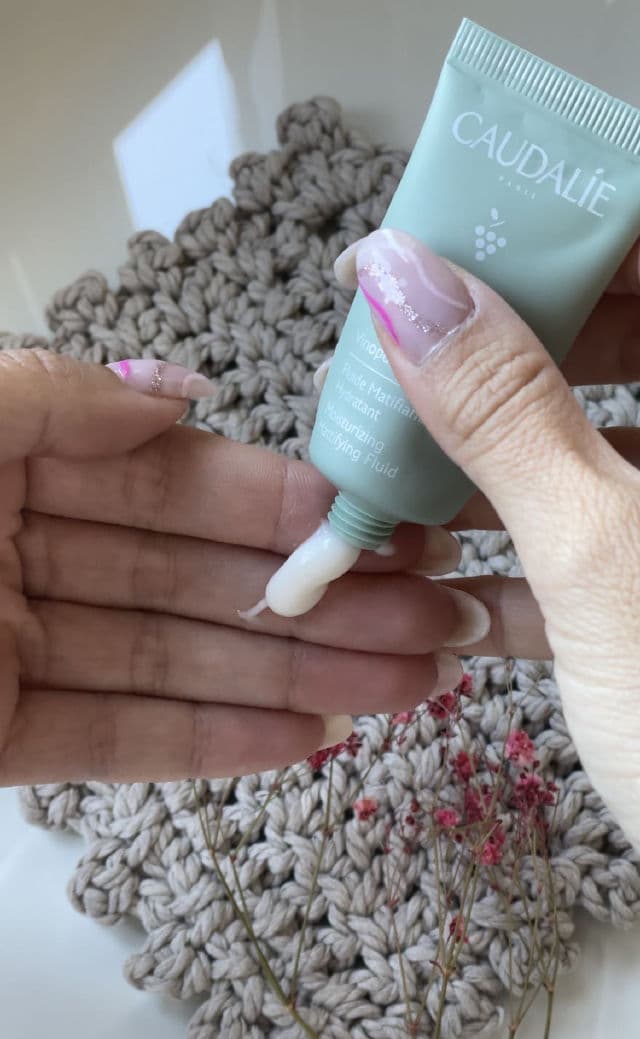 Caudalie Paris Vinopure Moisturizing Mattifying Fluid review photo by Iriatopsecret