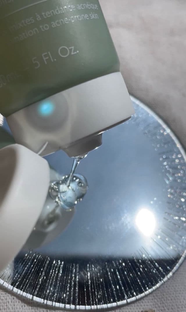 Caudalie Paris Vinopure Purifying Gel Cleanser review photo by Iriatopsecret