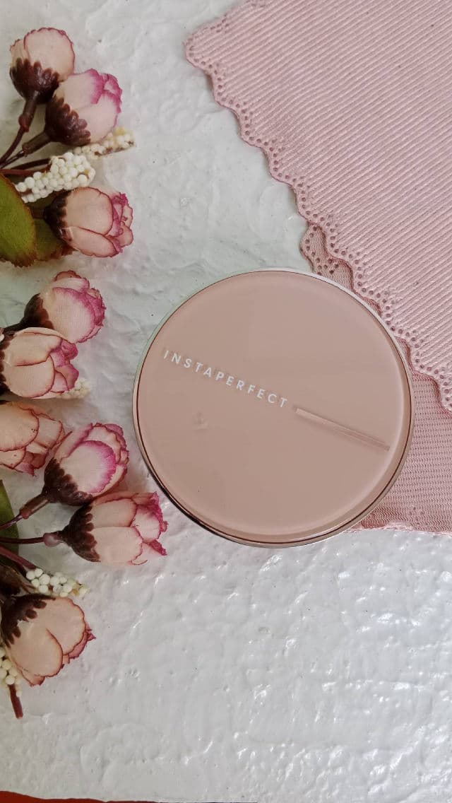 Wardah Instaperfect Skincover Air Cushion SPF 50 PA++++ review photo by meyandrianchi