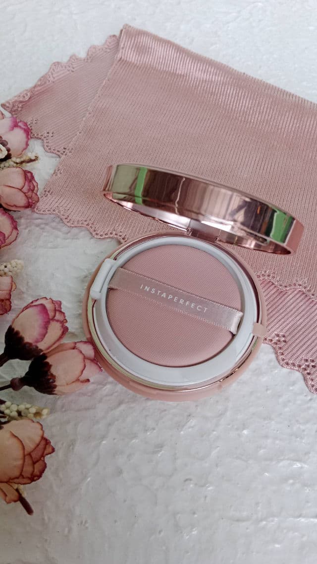 Wardah Instaperfect Skincover Air Cushion SPF 50 PA++++ review photo by meyandrianchi