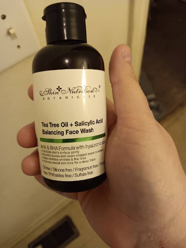 Skin Nutrition Botanicals Tea Tree Oil + Salicylic Acid Balancing Face Wash review photo by Contina