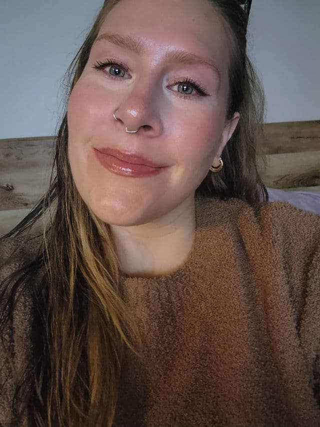 Honeybee Gardens Irresistible Lip Liner review photo by ctruth