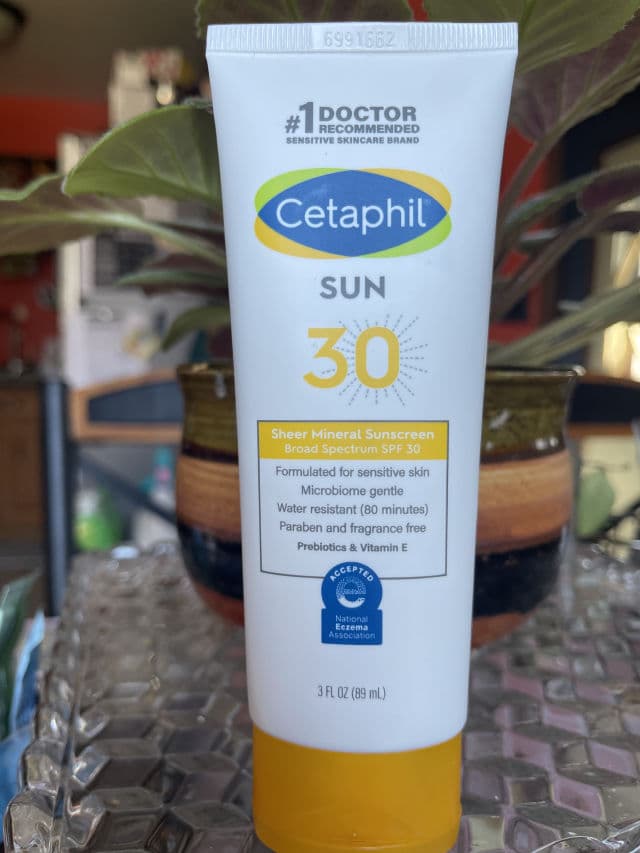 Cetaphil Sheer Mineral Sunscreen Broad Spectrum SPF 30 review photo by Tinoko