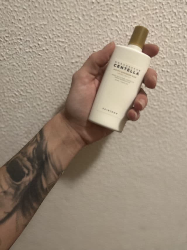 SKIN1004 Madagascar Centella Air-Fit Suncream Plus SPF50 PA++++ review photo by yulecosmetics