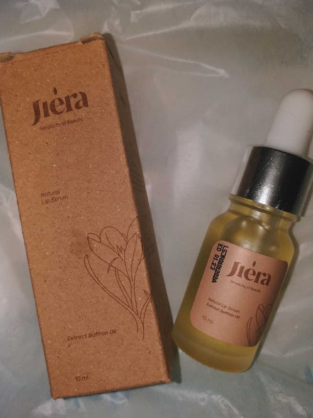 Jiera Natural Lip Serum review photo by Widiastuti