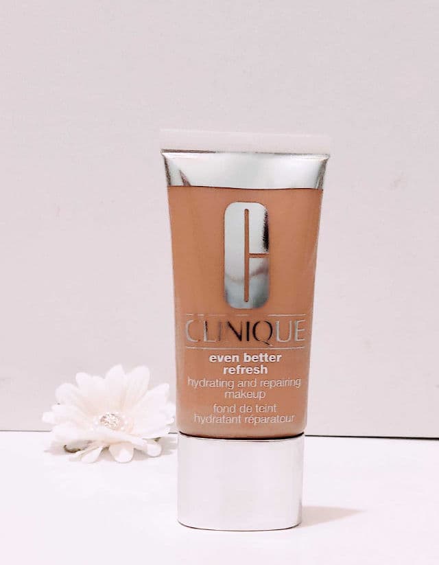 Clinique Even Better Refresh Hydrating and Repairing Makeup  review photo by Elyesse2