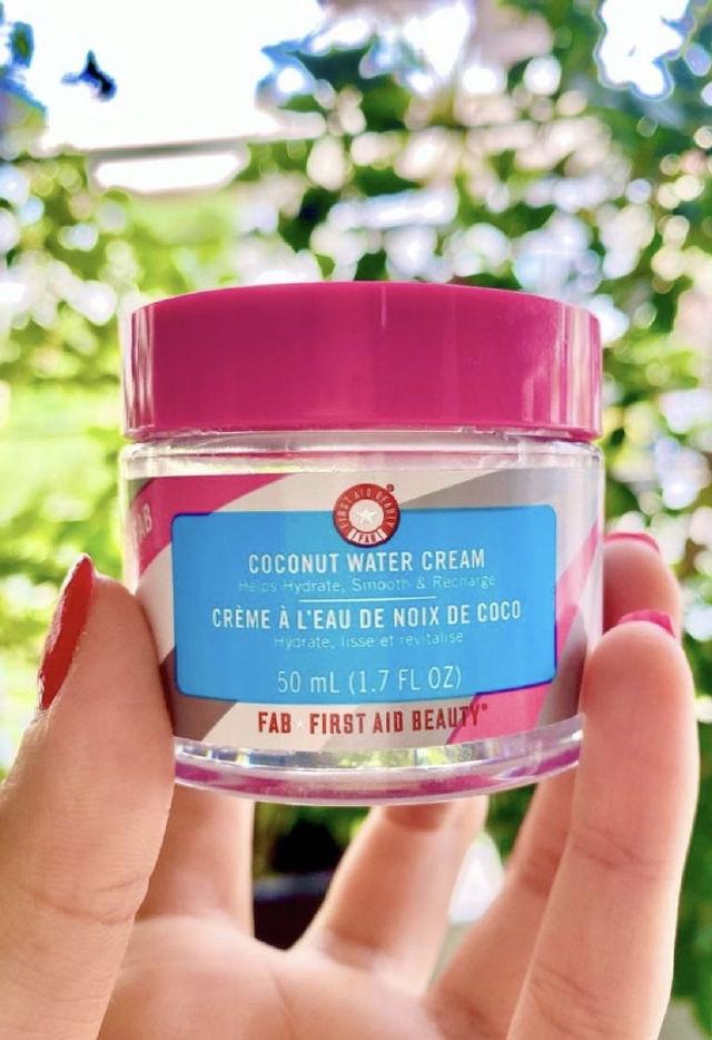 Hello FAB Coconut Water Cream product review