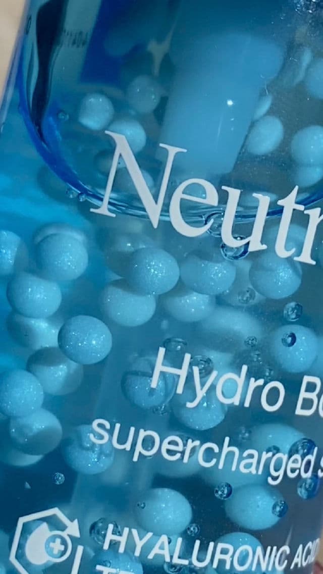 Neutrogena Hydro Boost Supercharged Booster review photo by SkintheDay