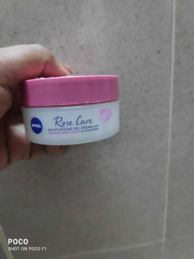 Nivea Rose Care Moisturising Gel Cream with Organic Rose Water & Hyaluronic Acid  review photo by UmaThiru