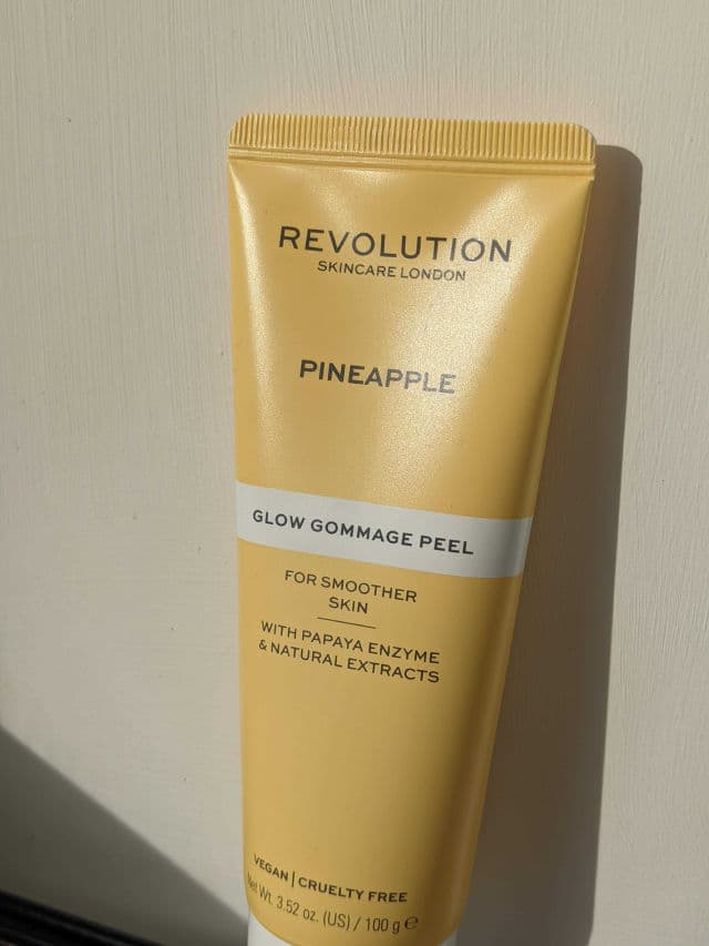 Revolution Beauty Pineapple Enzyme Glow Gommage Peel review photo by beautylifebeanie